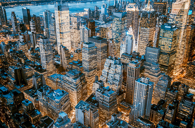 Cén fáth a gcaithfidh inneall beag gásailín an doras aeir a tharraingt nuair a thosaíonn tú, ach ní dhéanann an carr?